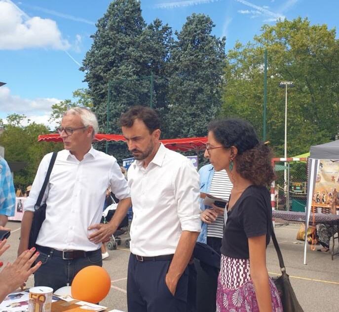 Gregory Doucet, maire de Lyon et Yasmine Bouagga,  maire du 1er arrondissement  sur les stands du forum des associations du 1er arrondissement 2026